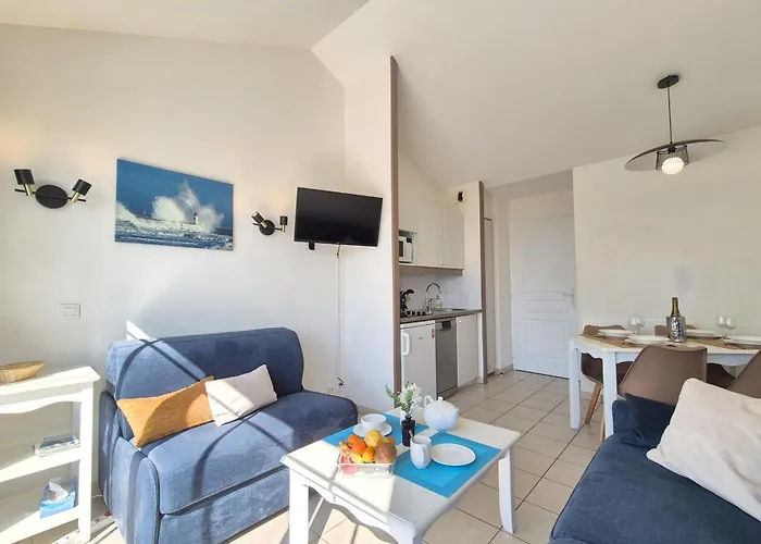 Apartment With Balcony - Les Reves Bleus *