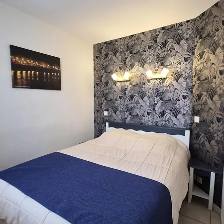 Apartment With Balcony - Les Reves Bleus *