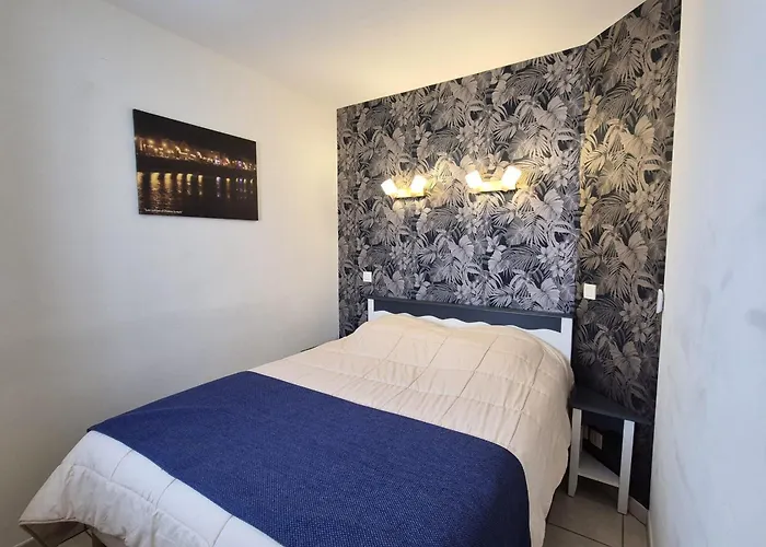 アパート With Balcony - Les Reves Bleus *